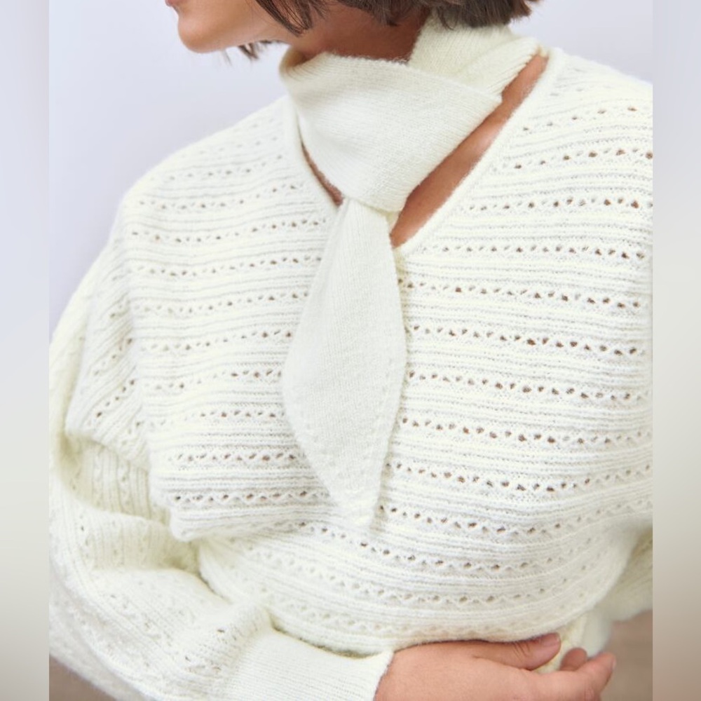 KNIT SWEATER WITH TIED NECK